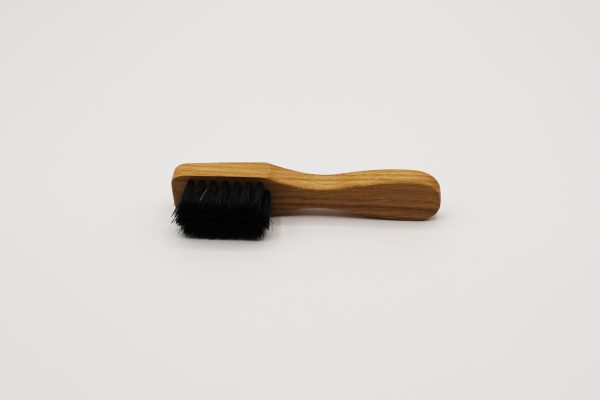 Brosse applicateur cirage petit modèle chêne soie noire